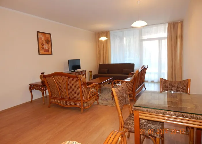 Oasis And Διαμέρισμα Ράβντα