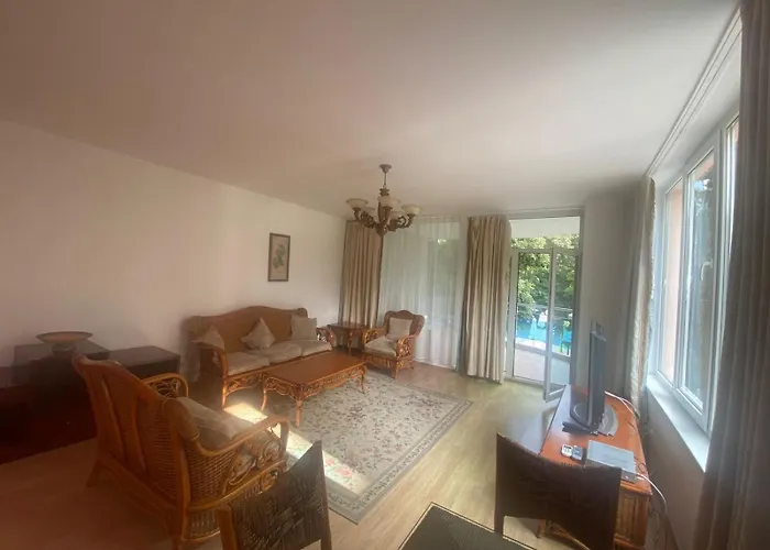 Oasis And Διαμέρισμα *