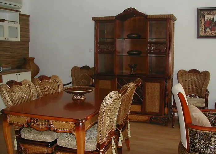 Oasis And Διαμέρισμα Ράβντα