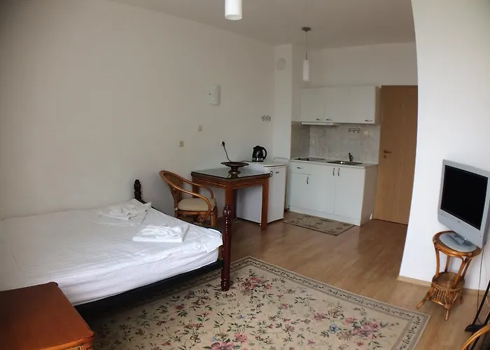 Oasis And Διαμέρισμα Ράβντα