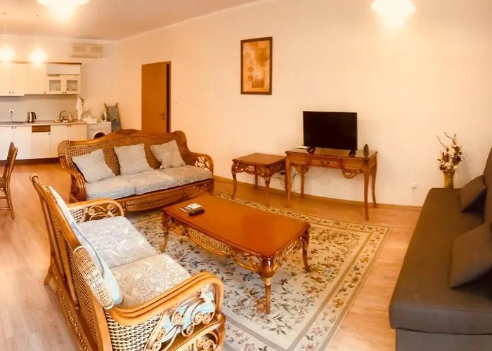 Oasis And Διαμέρισμα Ράβντα